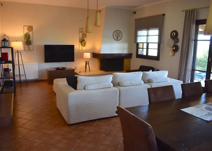 Ampelos Hillside Villa *